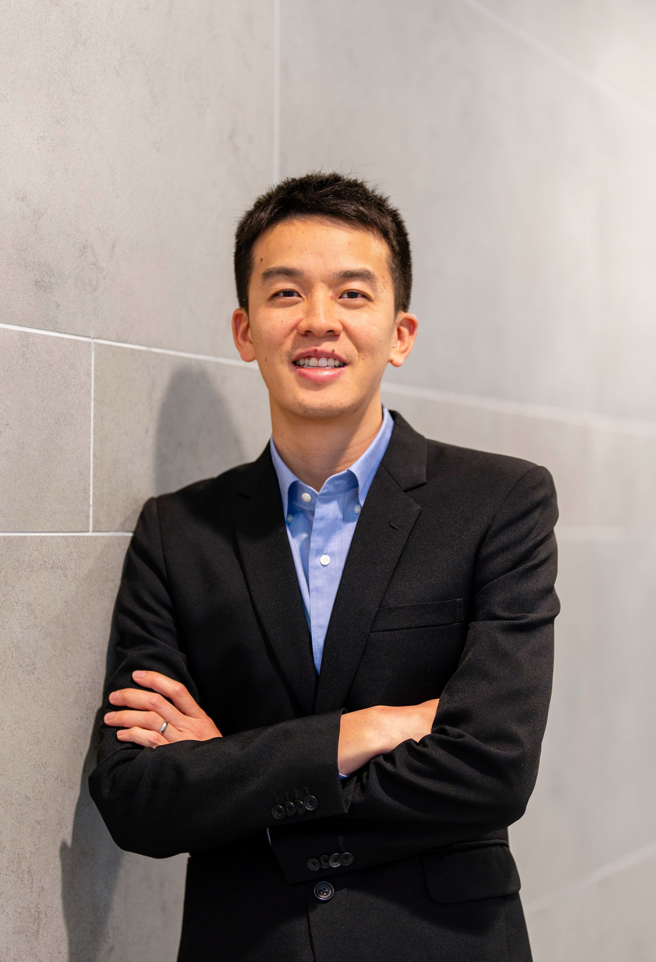 Photo of Dr Daniel Huang